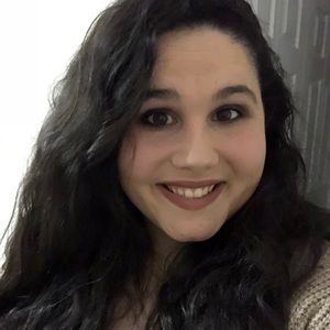 Meet your Posher, Liz